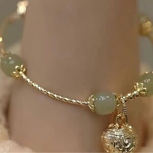 1 Pc Of Delicate Lucky Glass Beans Design Bracelet